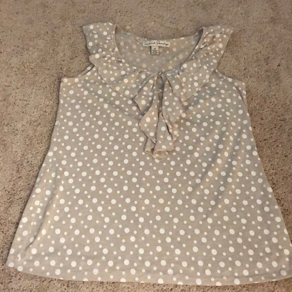 🛍🛍Fun polka dot top